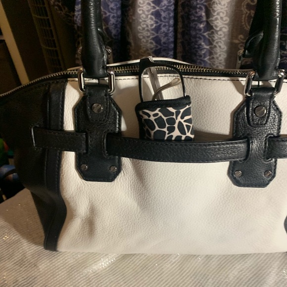 MICHAEL KORS HUDSON LEATHER SATCHEL - Picture 10 of 13